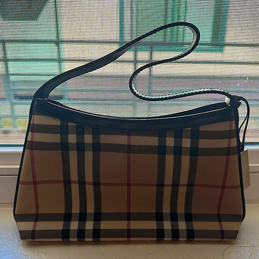 Burberry purse